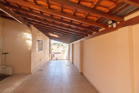 Casa à venda com 165m², 3 quartos e 3 vagas Casa à venda com 165m², 3 quartos e 3 vagasÁrea Externa