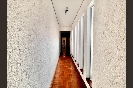 Casa à venda com 278m², 3 quartos e 3 vagasCorredor