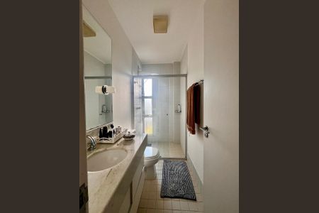 Casa à venda com 278m², 3 quartos e 3 vagasBanheiro