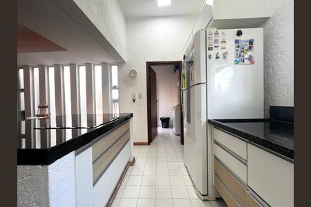 Casa à venda com 278m², 3 quartos e 3 vagasCozinha