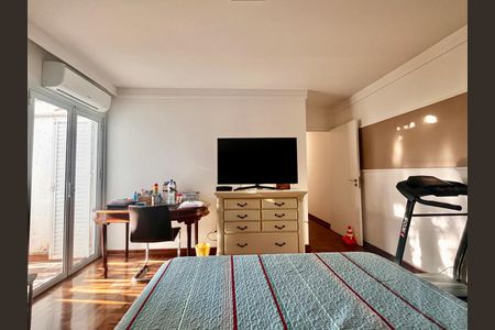 Casa à venda com 278m², 3 quartos e 3 vagasSuíte 2