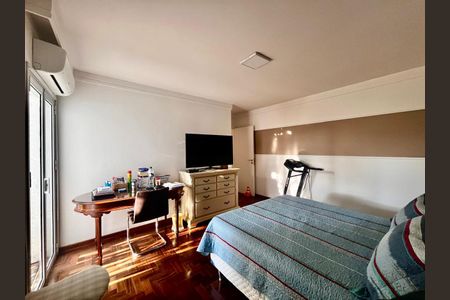 Casa à venda com 278m², 3 quartos e 3 vagasSuíte 2