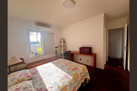 Casa à venda com 278m², 3 quartos e 3 vagasSuíte 1