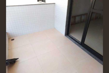 Apartamento à venda com 72m², 2 quartos e 1 vaga