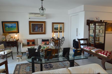 Apartamento à venda com 143m², 3 quartos e 2 vagasSala