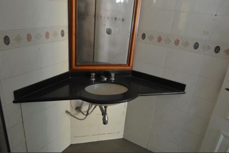 Casa de condomínio para alugar com 362m², 5 quartos e 5 vagas Casa de condomínio para alugar com 362m², 5 quartos e 5 vagasBanheiro Social