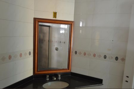 Casa de condomínio para alugar com 362m², 5 quartos e 5 vagas Casa de condomínio para alugar com 362m², 5 quartos e 5 vagasBanheiro Social