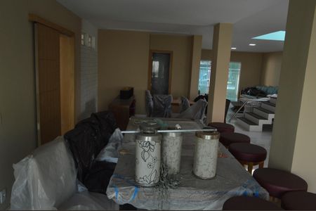 Casa de condomínio para alugar com 362m², 5 quartos e 5 vagas Casa de condomínio para alugar com 362m², 5 quartos e 5 vagasSala