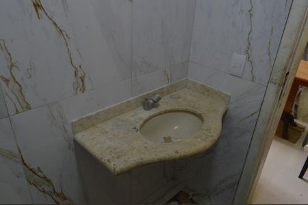 Casa de condomínio para alugar com 362m², 5 quartos e 5 vagas Casa de condomínio para alugar com 362m², 5 quartos e 5 vagasLavabo