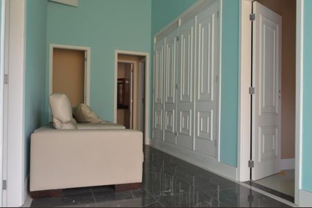 Casa de condomínio para alugar com 362m², 5 quartos e 5 vagas Casa de condomínio para alugar com 362m², 5 quartos e 5 vagasSaleta