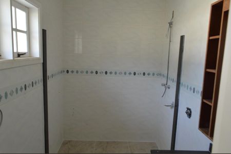 Casa de condomínio para alugar com 362m², 5 quartos e 5 vagas Casa de condomínio para alugar com 362m², 5 quartos e 5 vagasBanheiro da Suíte 2