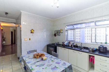 Casa à venda com 220m², 4 quartos e 4 vagas Casa à venda com 220m², 4 quartos e 4 vagasCozinha