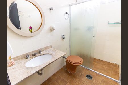 Casa à venda com 189m², 3 quartos e 2 vagas Casa à venda com 189m², 3 quartos e 2 vagasBanheiro