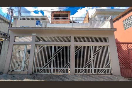 Casa à venda com 192m², 4 quartos e 3 vagas Casa à venda com 192m², 4 quartos e 3 vagasFachada