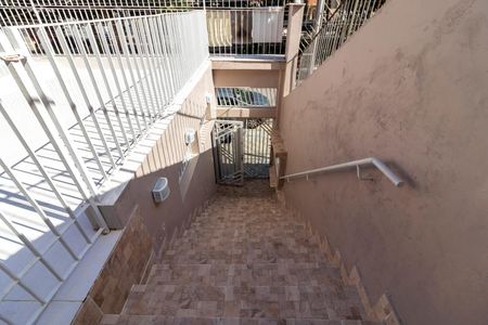 Casa à venda com 192m², 4 quartos e 3 vagas Casa à venda com 192m², 4 quartos e 3 vagasCorredor Lateral - Entrada