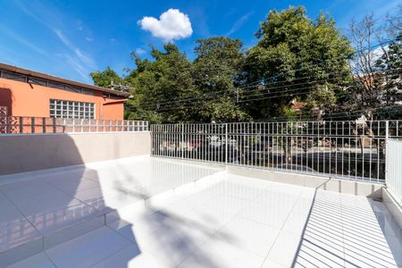 Casa à venda com 192m², 4 quartos e 3 vagas Casa à venda com 192m², 4 quartos e 3 vagasVaranda da Sala