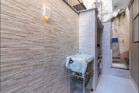 Casa à venda com 192m², 4 quartos e 3 vagas Casa à venda com 192m², 4 quartos e 3 vagasCorredor Lateral