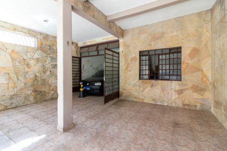 Casa à venda com 192m², 4 quartos e 3 vagas Casa à venda com 192m², 4 quartos e 3 vagasGaragem