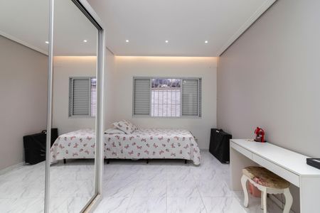 Casa à venda com 192m², 4 quartos e 3 vagas Casa à venda com 192m², 4 quartos e 3 vagasQuarto 2