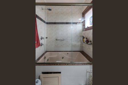 Casa de condomínio à venda com 179m², 3 quartos e 2 vagas Casa de condomínio à venda com 179m², 3 quartos e 2 vagasBanheiro da Suíte