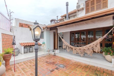 Casa de condomínio à venda com 179m², 3 quartos e 2 vagas Casa de condomínio à venda com 179m², 3 quartos e 2 vagasÁrea externa