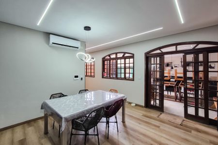 Casa à venda com 182m², 3 quartos e 2 vagasCozinha