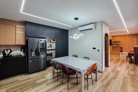 Casa à venda com 182m², 3 quartos e 2 vagasCozinha