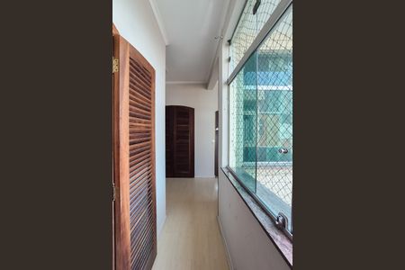 Casa à venda com 182m², 3 quartos e 2 vagasCorredor