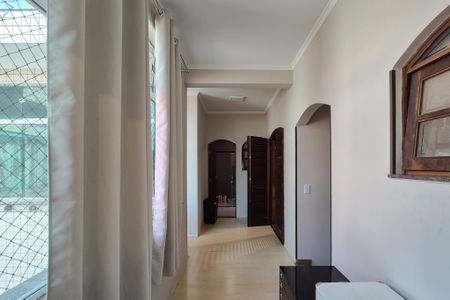 Casa à venda com 182m², 3 quartos e 2 vagasCorredor