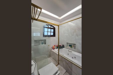 Casa à venda com 182m², 3 quartos e 2 vagasBanheiro da Suíte