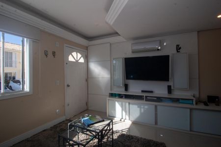 Casa à venda com 90m², 2 quartos e 2 vagas Casa à venda com 90m², 2 quartos e 2 vagasSala