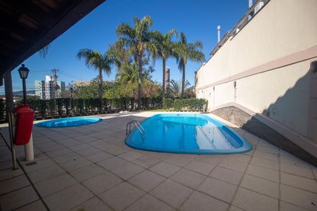 Casa à venda com 90m², 2 quartos e 2 vagas Casa à venda com 90m², 2 quartos e 2 vagasÁrea comum - Piscina