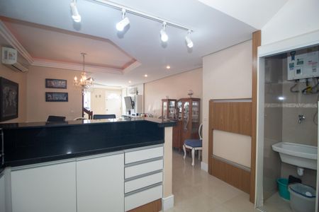 Casa à venda com 90m², 2 quartos e 2 vagas Casa à venda com 90m², 2 quartos e 2 vagasCozinha