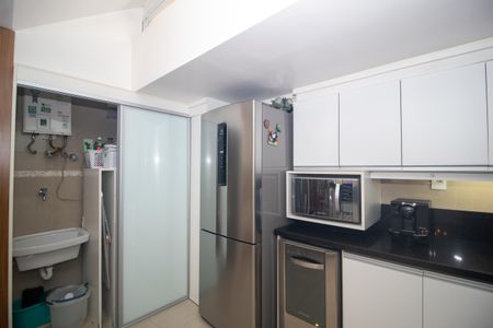 Casa à venda com 90m², 2 quartos e 2 vagas Casa à venda com 90m², 2 quartos e 2 vagasCozinha