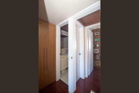 Casa à venda com 90m², 2 quartos e 2 vagas Casa à venda com 90m², 2 quartos e 2 vagasCorredor