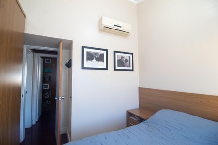 Casa à venda com 90m², 2 quartos e 2 vagas Casa à venda com 90m², 2 quartos e 2 vagasSuíte