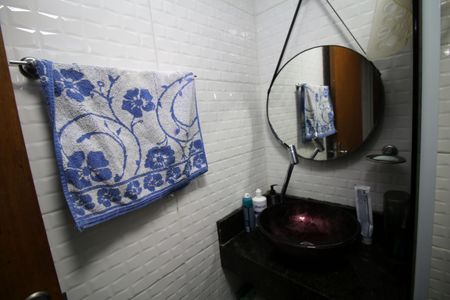 Apartamento à venda com 54m², 2 quartos e 1 vagaBanheiro Social