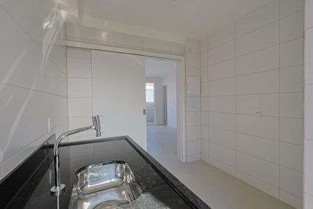 Apartamento à venda com 58m², 2 quartos e 2 vagas Apartamento à venda com 58m², 2 quartos e 2 vagasCozinha e Área de Serviço
