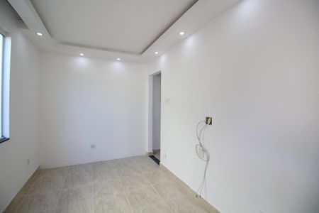 Casa à venda com 44m², 2 quartos e 2 vagasSala