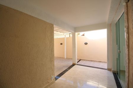 Casa à venda com 44m², 2 quartos e 2 vagasVaranda
