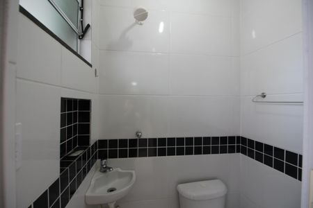 Casa à venda com 44m², 2 quartos e 2 vagasBanheiro de Serviço