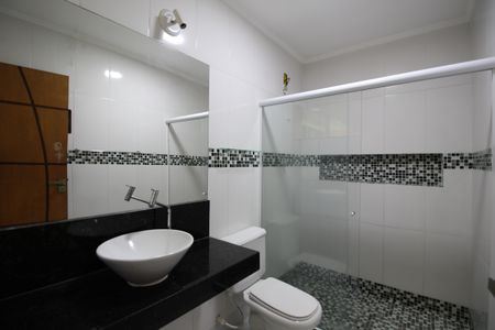 Casa à venda com 44m², 2 quartos e 2 vagas Banheiro da Suite