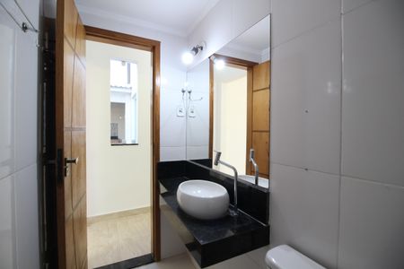 Casa à venda com 44m², 2 quartos e 2 vagasBanheiro Social