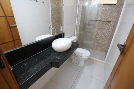 Casa à venda com 44m², 2 quartos e 2 vagasBanheiro Social