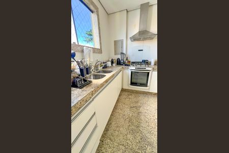 Apartamento à venda com 121m², 3 quartos e 2 vagas Apartamento à venda com 121m², 3 quartos e 2 vagasCozinha