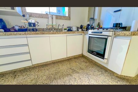 Apartamento à venda com 121m², 3 quartos e 2 vagas Apartamento à venda com 121m², 3 quartos e 2 vagasCozinha