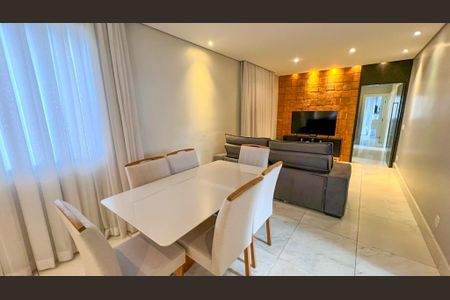 Apartamento à venda com 121m², 3 quartos e 2 vagas Apartamento à venda com 121m², 3 quartos e 2 vagasSala de Jantar