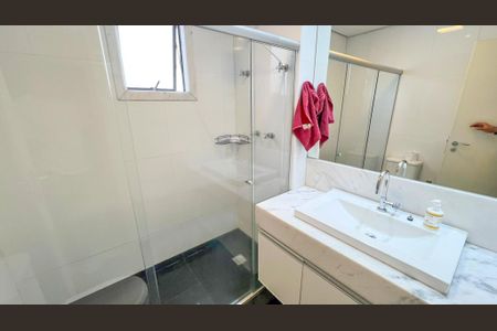 Apartamento à venda com 121m², 3 quartos e 2 vagas Apartamento à venda com 121m², 3 quartos e 2 vagasBanheiro Suíte