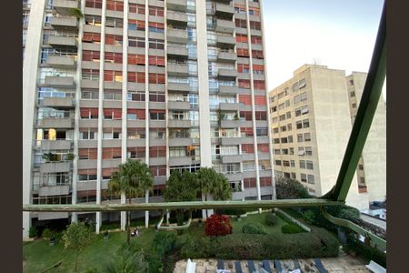 Apartamento à venda com 182m², 4 quartos e 1 vaga Apartamento à venda com 182m², 4 quartos e 1 vagaVista do Quarto 3