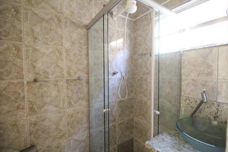 Casa de condomínio para alugar com 160m², 3 quartos e 2 vagasBanheiro da suíte 1